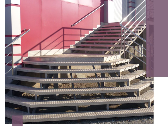 Лестницы для магазина в Бугуруслане — изготовление и монтаж