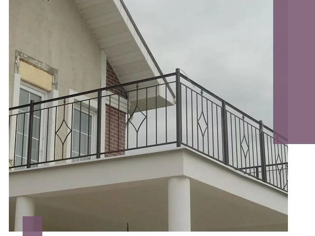 Изготовление балконных ограждений в Бугуруслане из металла и стекла